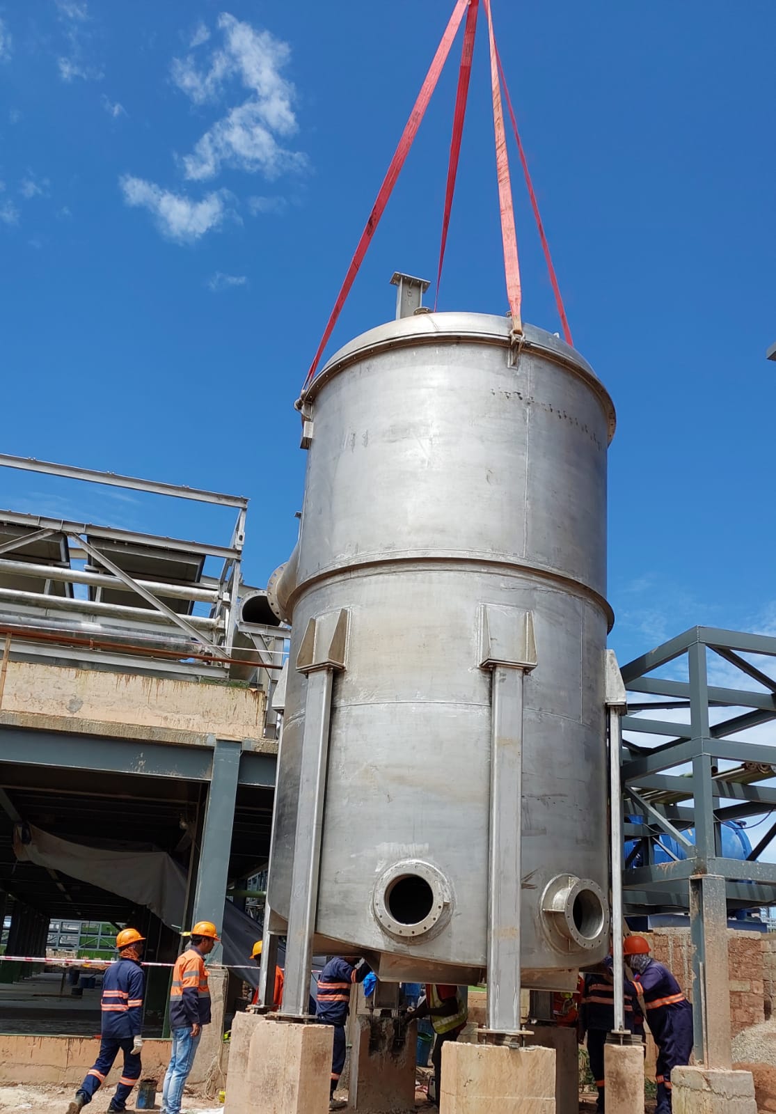 Control Room and Workshop Structure Erection